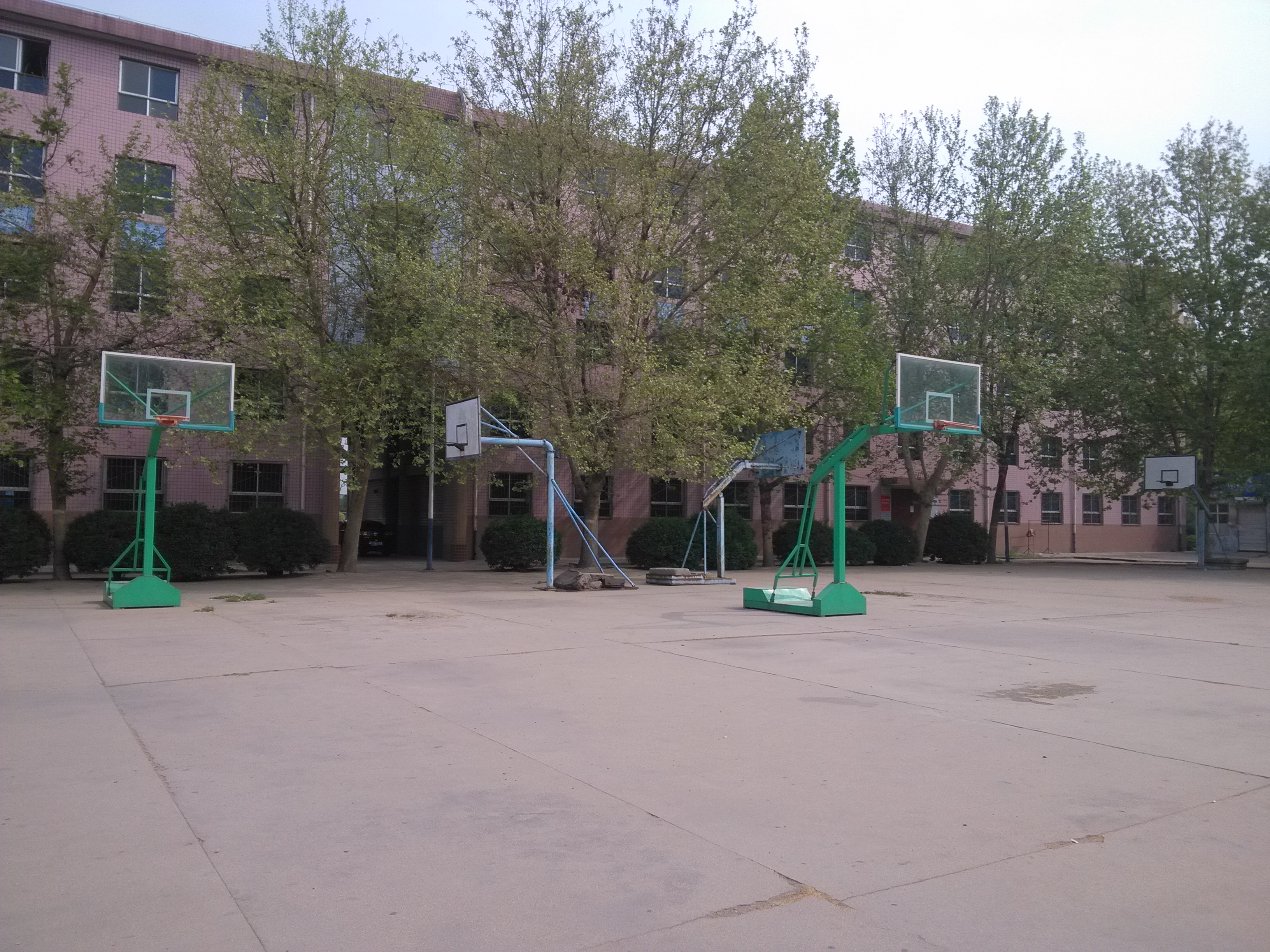 石家莊白求恩醫(yī)學(xué)院校內(nèi)景色抓拍