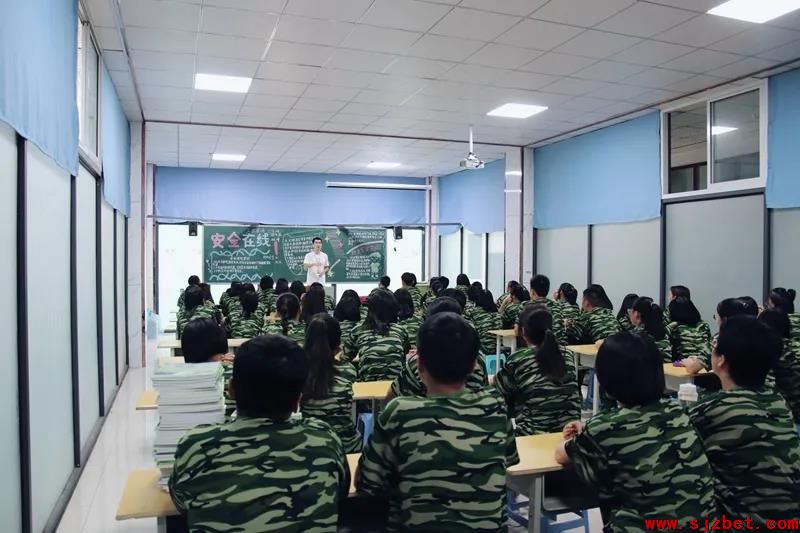 石家莊白求恩醫(yī)學(xué)院2020年新生安全教育講解
